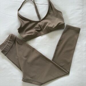 ALO Yoga SET Blissful Rib Knit Sports Bra and Legging Women M